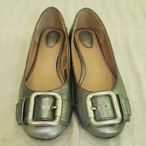 NWoT Fossil Shoes Womens sz 7.5 Faux Leather Signature Buckle Flats Metallic
